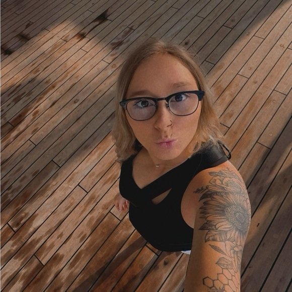 Meet your Posher, Kailey - Picture 5 of 16